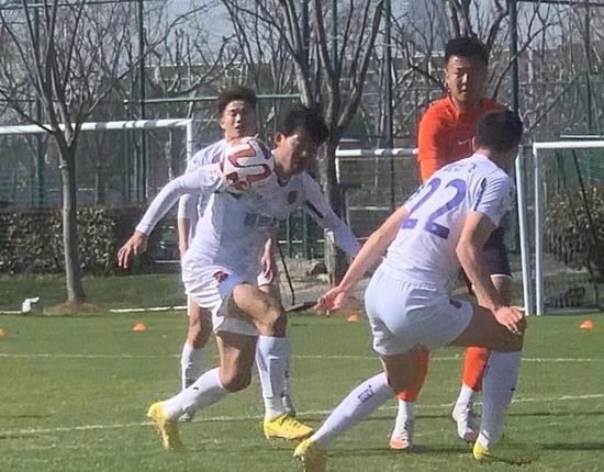 挺进女同学屁股眼