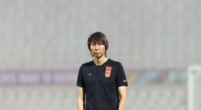 日本护士献身取精a播放